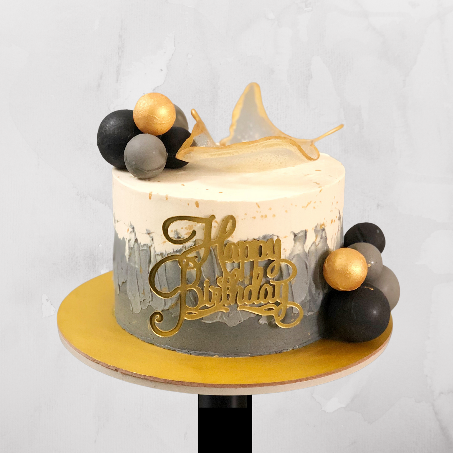 Smoke & Gold Luxe Cake